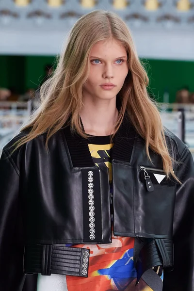 Look 84